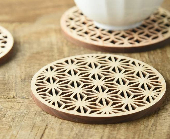 Hinoki coaster with traditional Japanese pattern, laser processing, "Asanoha"