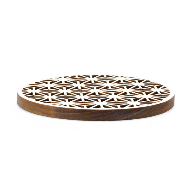 Hinoki coaster with traditional Japanese pattern, laser processing, "Asanoha"