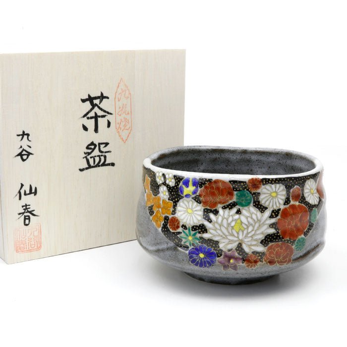 Matcha bowl, Kutani ware, flowers - MatchaJP