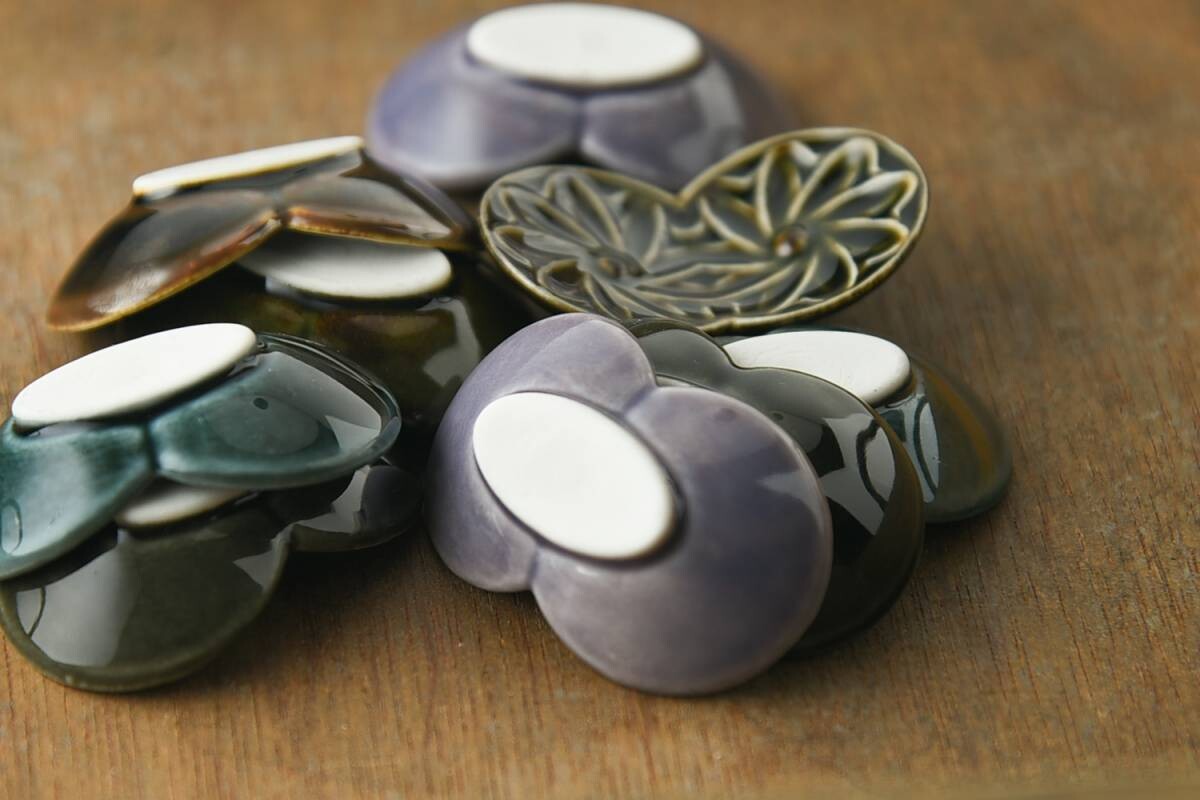 Japanese Chopstick Rest – Botanical Black | Mino Ware Matcha Scoop Rest Made in Japan