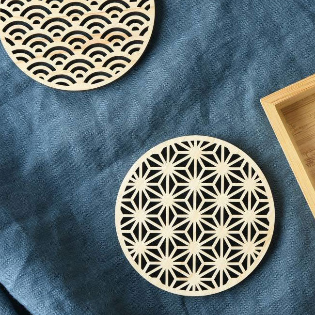Hinoki coaster with traditional Japanese pattern, laser processing, "Asanoha"
