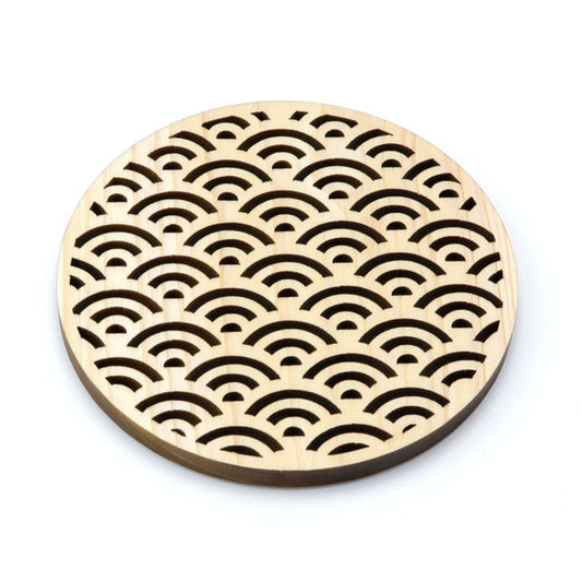 Hinoki coaster with traditional Japanese pattern, laser processing, "Wave pattern"