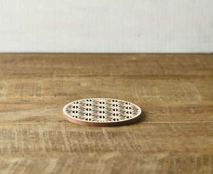 Hinoki coaster with traditional Japanese pattern, laser processing, "Asanoha" - MatchaJP