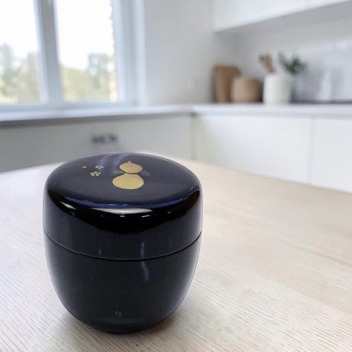 Small Matcha Tea Caddy Natsume – Black Gourd Design | Yamanaka Lacquerware Made in Japan