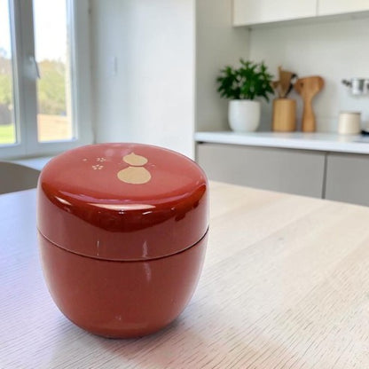 Small Matcha Tea Caddy Natsume – Vermilion Gourd Design | Yamanaka Lacquerware Made in Japan