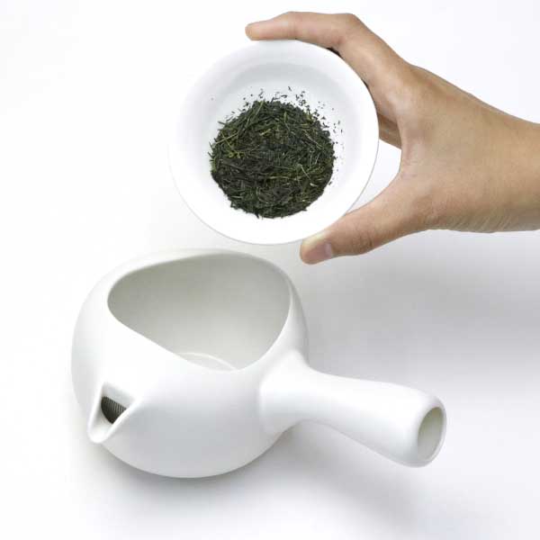 Japanese teapot, black mud, mesh inside, Tokoname ware Hi - mesh - MatchaJP