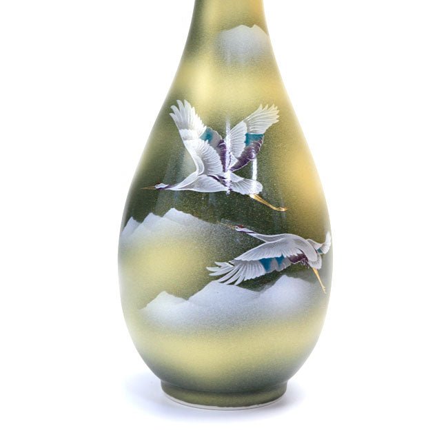 Kutani Vase – Handcrafted Ceramic Art Two Cranes Above a Sea of Clouds - MatchaJP