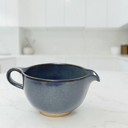 Gray Matcha Bowl with Handle and Spout – Handcrafted Mino Ware, Perfect for Matcha Lattes
