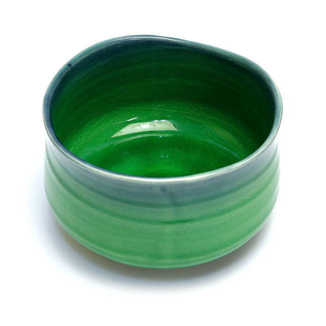 Green Crackle Pattern Matcha Bowl – Handcrafted Mino Ware from Japan