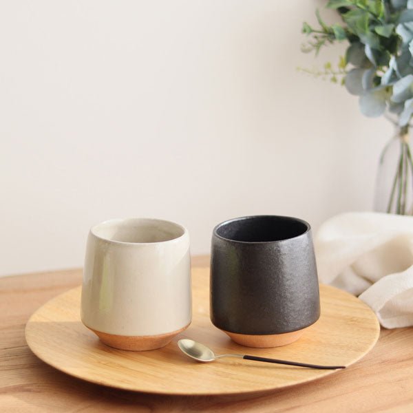 Mino Ware Café Cups – Set of 2 (White & Black) | Made in Japan | 340 ml / 11.5 oz - MatchaJP