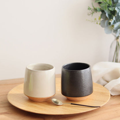 Mino Ware Café Cups – Set of 2 (White & Black) | Made in Japan | 340 ml / 11.5 oz