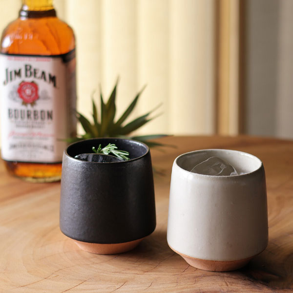 Mino Ware Café Cups – Set of 2 (White & Black) | Made in Japan | 340 ml / 11.5 oz