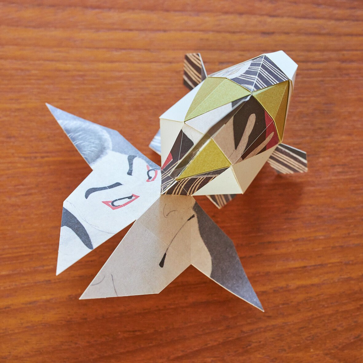 Paper Craft Interior – Ukiyo - e Paper Craft “Goldfish & Otani Oniji III as Edohei” by Toshusai Sharaku | Made in Japan - MatchaJP