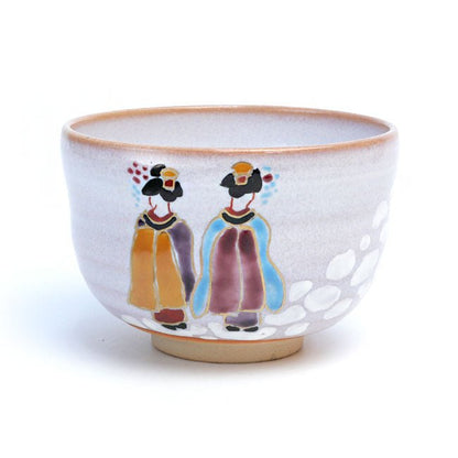 Small - sized Matcha tea bowl Mino ware "A maiko with cherry blossoms" - MatchaJP