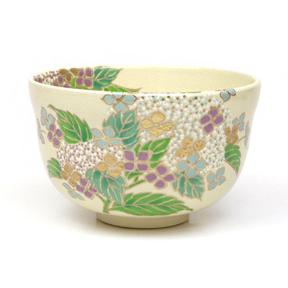 Matcha Hydrangeas Matcha Tea Bowl white base hydrangea Kyō ware - MatchaJP