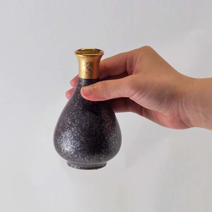 Tokkuri sake bottle Arita-ware gold roll